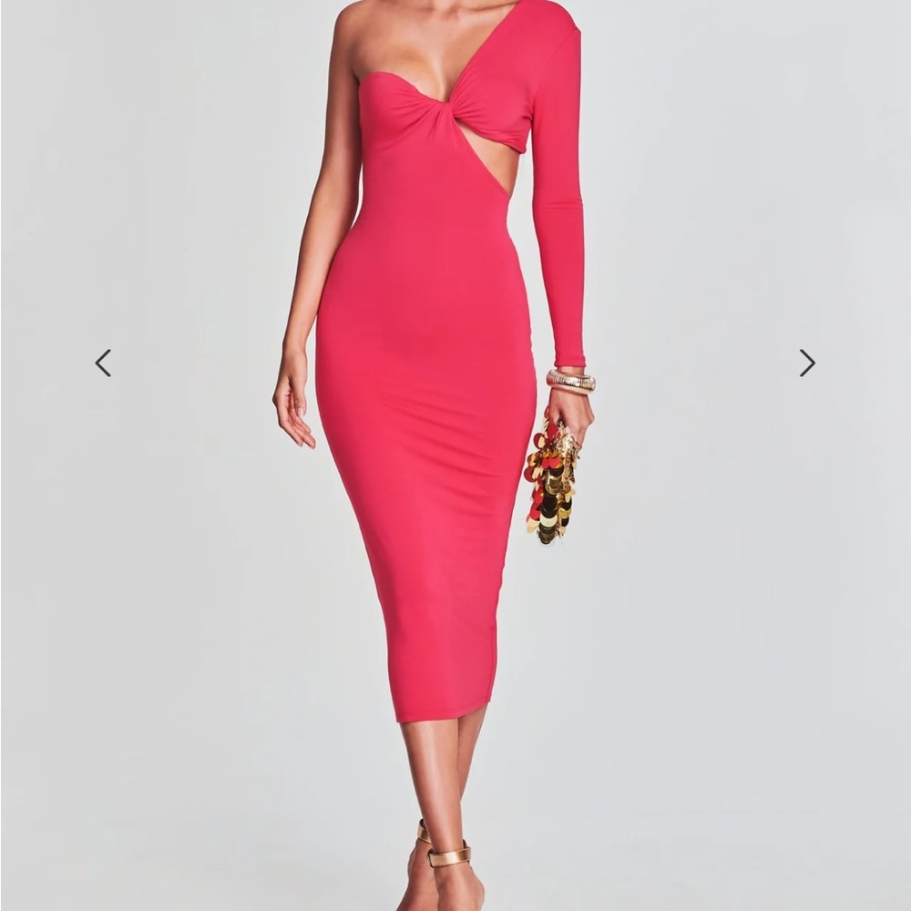 NIP IVANA ONE SLEEVE MIDI DRESS SER.O.YA
Small in Coral